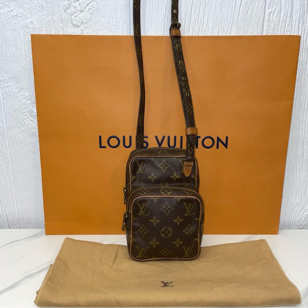 Louis Vuitton Vintage Monogram Amazone Crossbody Handbag Purse! - Picture 6 of 15